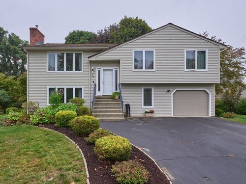 57 Paquin Dr, Marlborough, MA, 01752-1316 | Card Image