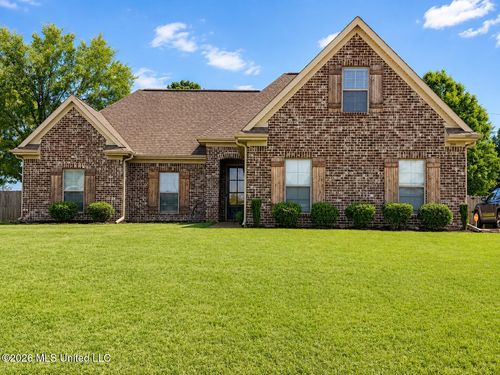 308 Garrison Dr, Senatobia, MS, 38668-1817 | Card Image