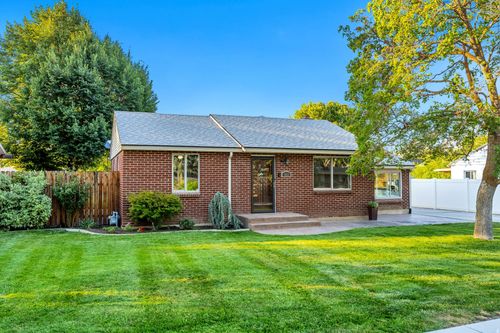 831 E Vics Rd, Sandy, UT, 84094-6331 | Card Image