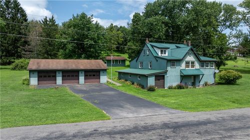 112 Horseshoe Dr, Freeport, PA, 16229-1712 | Card Image