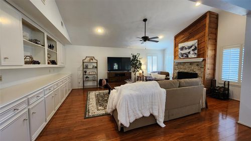3211 Meadowlark Ln, Montgomery, TX, 77356-6018 | Card Image