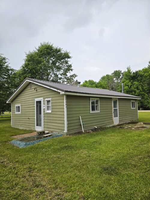 6482 Garfield Ave, Lake, MI, 48632-9559 | Card Image
