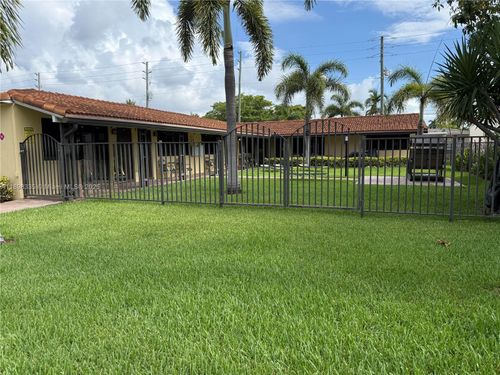 5-811 Ne 10th St, Hallandale Beach, FL, 33009-2664 | Card Image