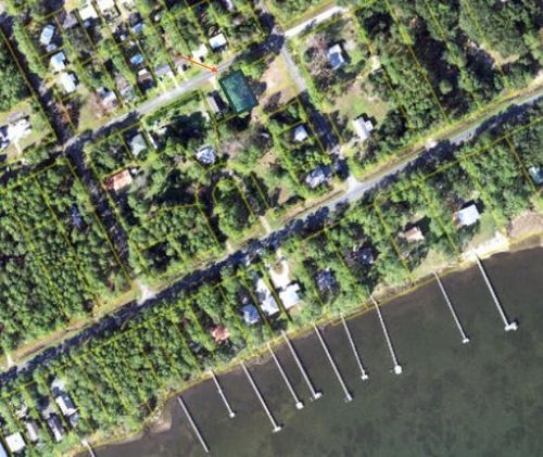 2528 Florida Ave, Carrabelle, FL, 32322-3500 | Card Image