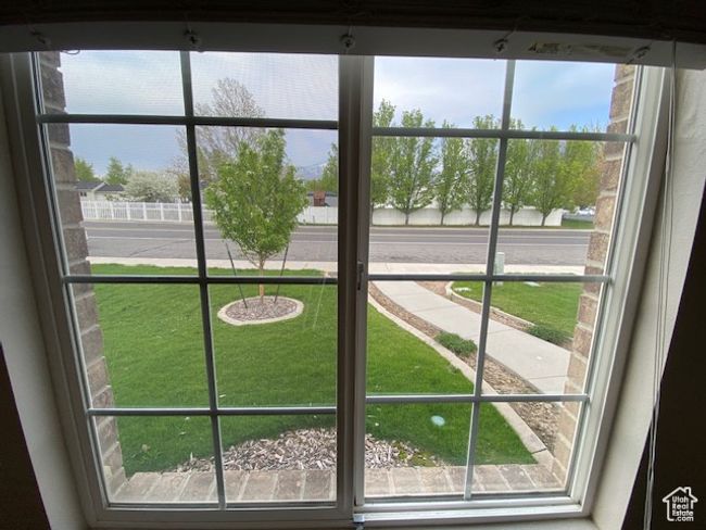 View of interior details | Image 4