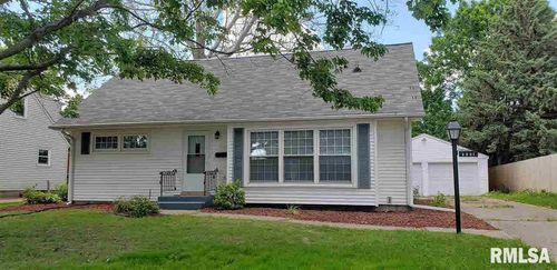 3851 26th Ave, Rock Island, IL, 61201-5716 | Card Image