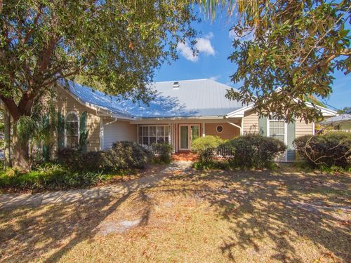 470 10th Pl Sw, Vero Beach, FL, 32962-5655 | Card Image