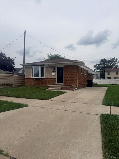 1092 Poplar Ct, Wyandotte, MI, 48192-4408 | Card Image
