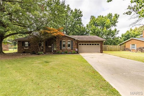 123 Foust Dr, Sikeston, MO, 63801-4607 | Card Image