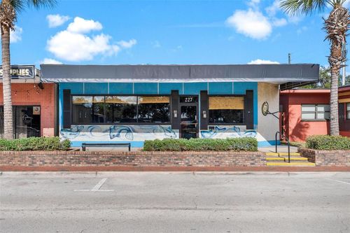 227 E Main St, TAVARES, FL, 32778-3807 | Card Image