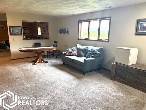 2816 570th Ave, Fenton, IA, 50539-8021 | Card Image