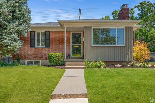 2153 Broadmoor St, Salt Lake City, UT, 84109-1326 | Card Image