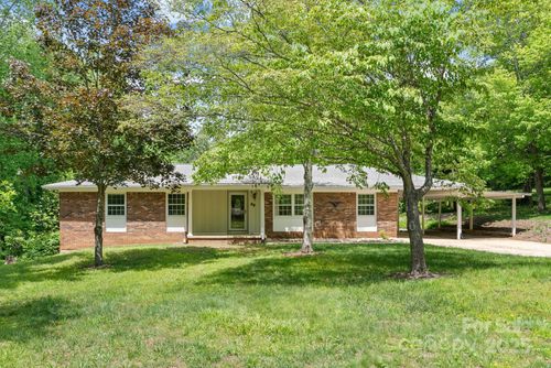 12 Springwood Dr, Asheville, NC, 28805-1627 | Card Image