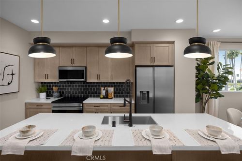 152 Balsawood, Irvine, CA, 92612 | Card Image