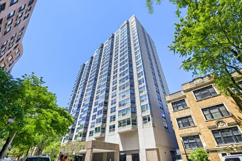 3r-720 W Gordon Ter, Chicago, IL, 60613-2264 | Card Image