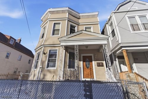 383 21st St, Irvington, NJ, 07111-4405 | Card Image