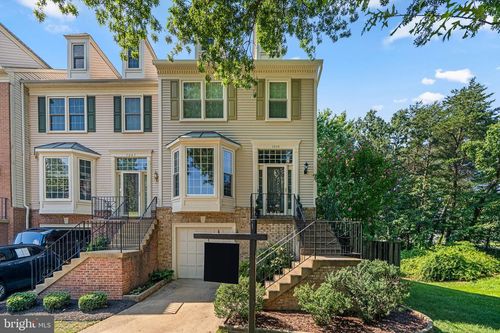 7049 Kings Manor Dr, ALEXANDRIA, VA, 22315-5637 | Card Image