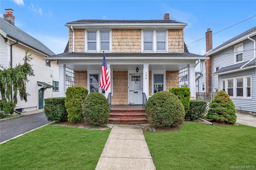 154 Rocklyn Ave, Lynbrook, NY, 11563-3732 | Card Image