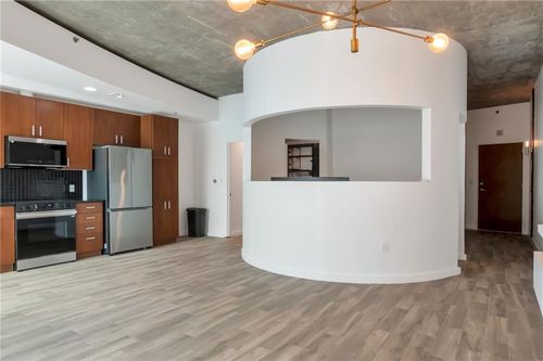 1304-943 Peachtree St Ne, Atlanta, GA, 30309-4479 | Card Image