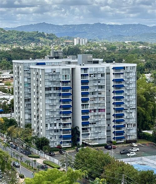 8-1248 Av. Luis Vigoreaux, Guaynabo, PR, 00966 | Card Image