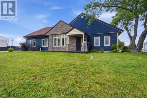 98 Sullivan Avenue, House with 3 bedrooms, 2 bathrooms and null parking in Gander NL | Card Image
