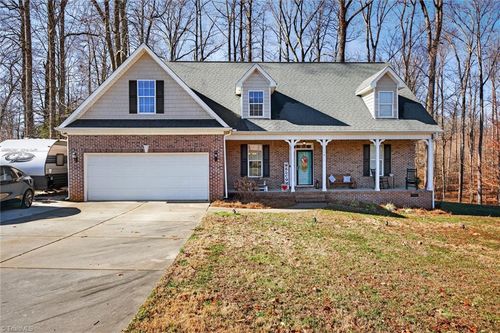 2973 Bridgepoint Dr, Sophia, NC, 27350-8465 | Card Image