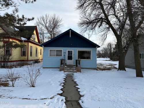 416 1st St S, Ellendale, ND, 58436-7171 | Card Image