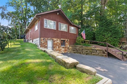 10598 Cherokee Trl, Conneaut Lake, PA, 16316-3306 | Card Image