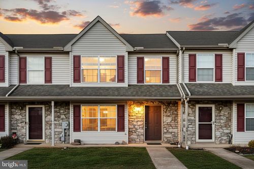 30 Rosemary Ct, Manchester, PA, 17345-1347 | Card Image