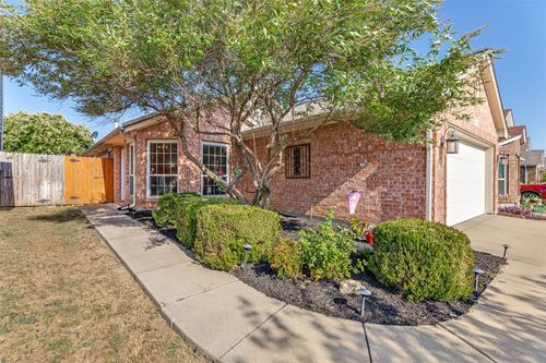 6509 Regina Dr, Fort Worth, TX, 76131-1228 | Card Image