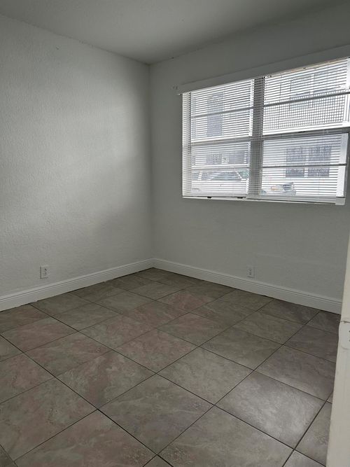 apt-2-608 5th St, West Palm Beach, FL, 33401-4131 | Card Image