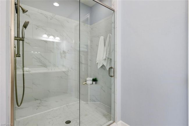 Primary Shower | Image 20
