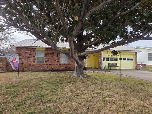 506 Hall St, Graham, TX, 76450-1413 | Card Image
