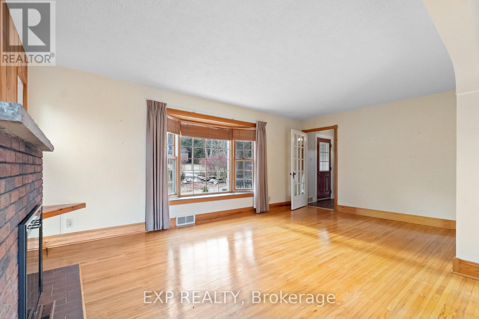 Residential in Niagara-on-the-Lake (Queenston) 5