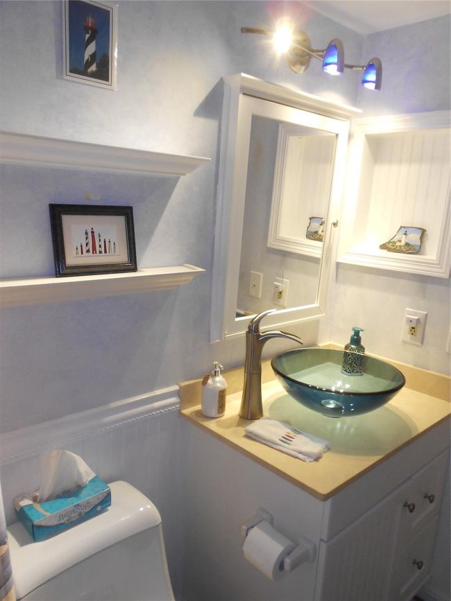 Guest Bathroom With Nautical Theme | Image 38