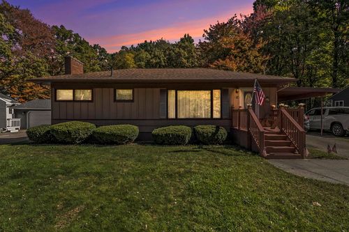 214 Nanita Dr, Montrose, MI, 48457-9165 | Card Image