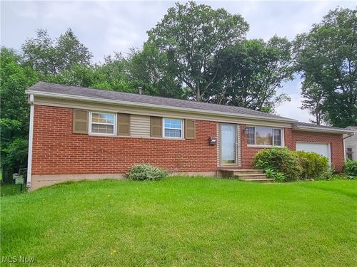 2558 Cathy Dr Ne, Canton, OH, 44705-3906 | Card Image