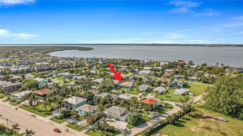 1115 Hernando St, Fort Pierce, FL, 34949-3341 | Card Image