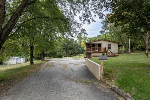 10109 Riverview Ave, Edwardsville, KS, 66111-1401 | Card Image