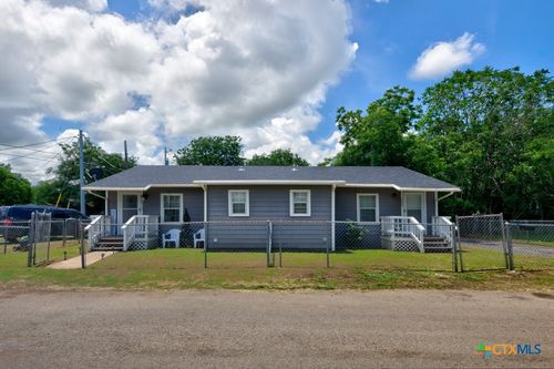 502-504 Shannon Avenue, Seguin, TX, 78155 | Card Image