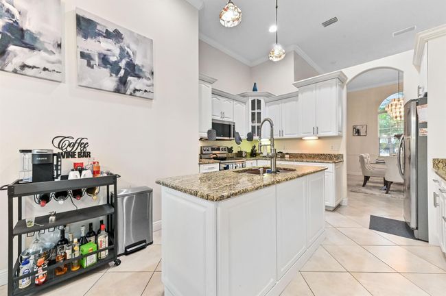 2450 Sw Summit St, House other with 3 bedrooms, 2 bathrooms and null parking in Port Saint Lucie FL | Image 17