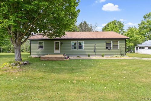 955 Middle Rd, Oswego, NY, 13126-6162 | Card Image