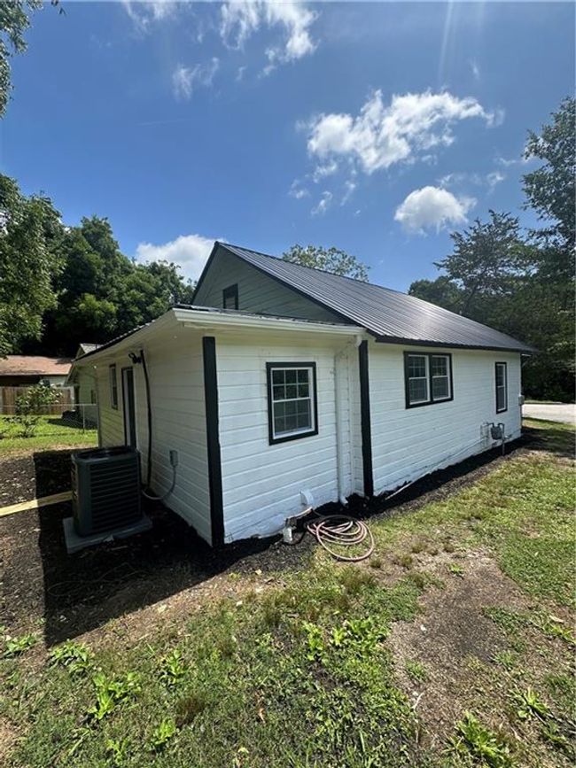 10 Busha St, House other with 2 bedrooms, 1 bathrooms and null parking in Toccoa GA | Image 6