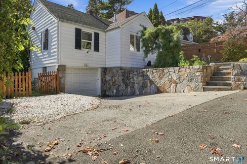 35 Holcomb Ave, Stamford, CT, 06906-2416 | Card Image