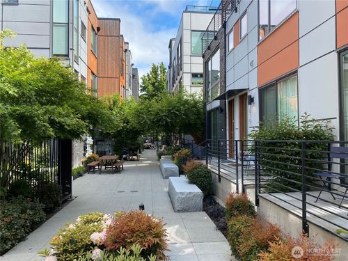 c-3810 California Ave Sw, Seattle, WA, 98116-3704 | Card Image