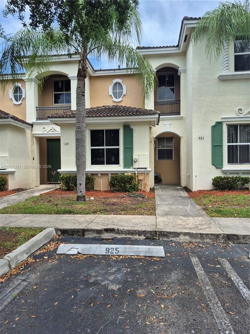 921 Ne 42nd Pl, Homestead, FL, 33033 | Card Image