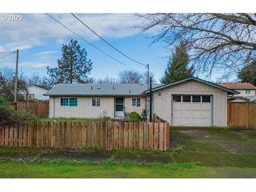 905 Ash St, Brownsville, OR, 97327-2109 | Card Image