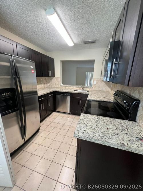 9458-9458 Palm Circle S, Pembroke Pines, FL, 33025 | Card Image