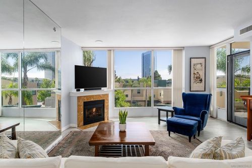 303-555 Front St, San Diego, CA, 92101-6774 | Card Image