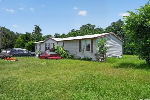 975 County Road 6753, Devine, TX, 78016-4826 | Card Image